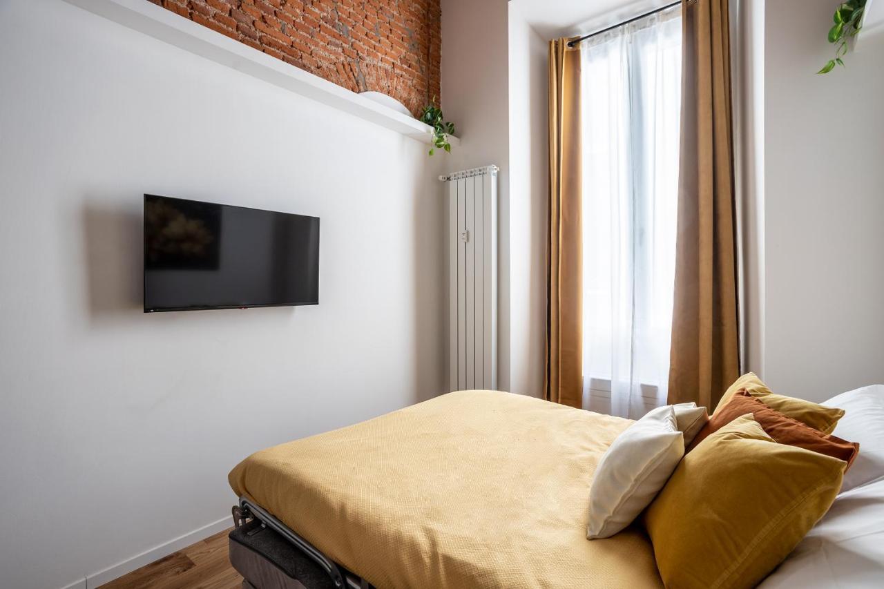 Milano City Apartments - Duomo Brera - Elegant Suite In Design District Dış mekan fotoğraf