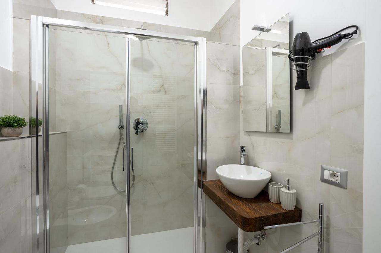 Milano City Apartments - Duomo Brera - Elegant Suite In Design District Dış mekan fotoğraf