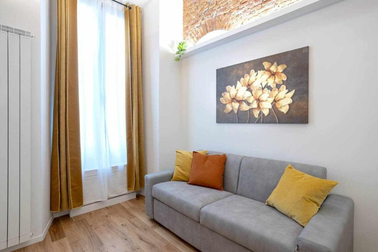 Milano City Apartments - Duomo Brera - Elegant Suite In Design District Dış mekan fotoğraf